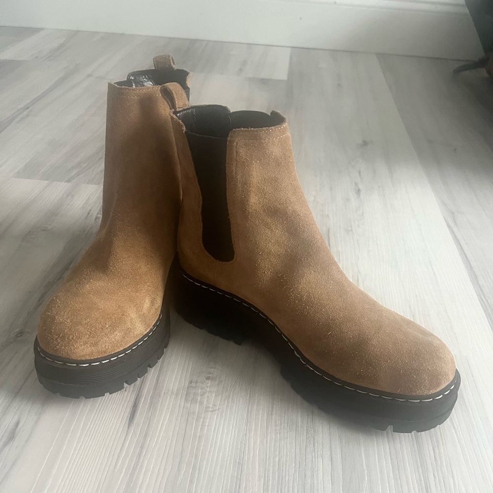 Marc Fisher NWOT Size 8.5 men’s Tan Leather‎ Suede Boots